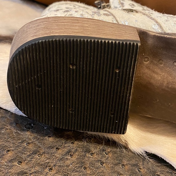 Very G Cream and Silver Ankle Booties - Picture 3 of 7